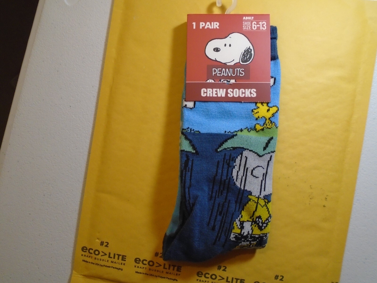 PEANUTS CREW  SOCKS, SNOOPY,   ( 1 PAIR OF PEANUTS  SOCKS -SIZE 6-13   NEW  )-image