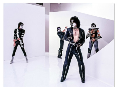 KISS:  Awesome & Rare 1981 Elder Era Group Pose 8'' x 10'' Photograph