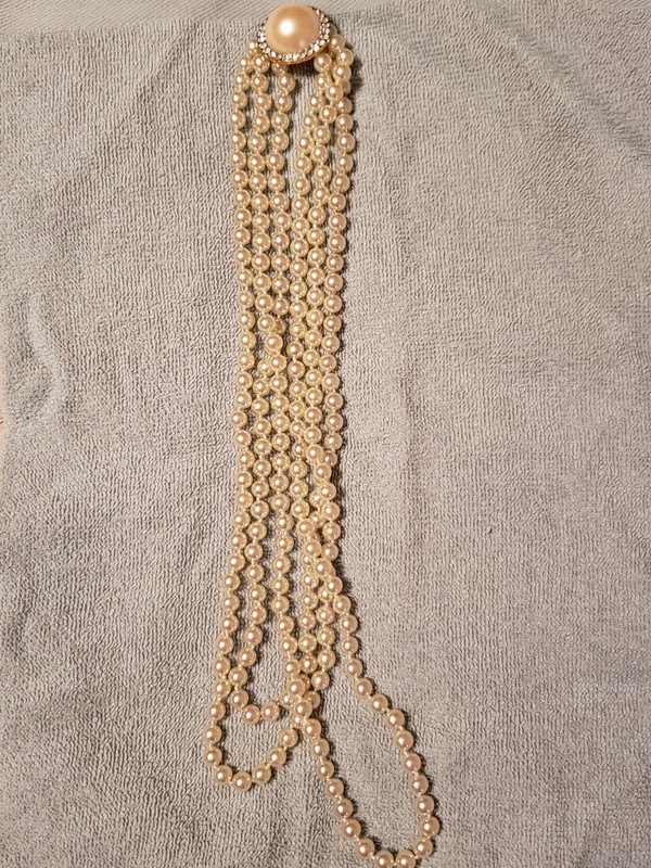 Vintage 3 Strand Faux Pearl Necklace With Rhinestones & Pearl Pendant. Mint Cond