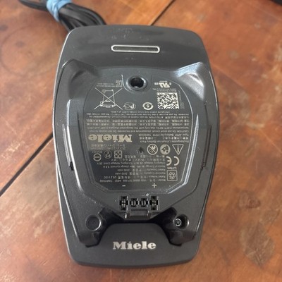Original Miele AP01 Battery Pack & Charger  For HS19 Triflex HX1  25.2V Li-Ion