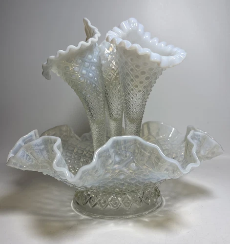 Vtg Fenton Diamond Lace French White Opalescent 3 Horn Epergne Art Glass Vase