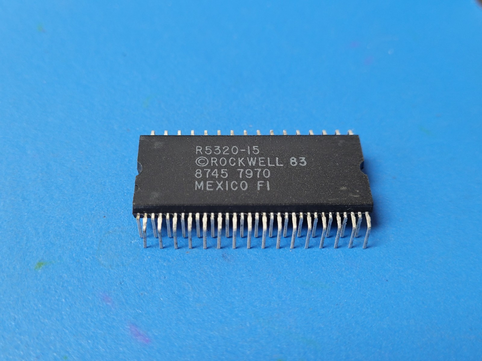 (1PC) R5320-15 Rockwell 64P DIP Zig-Zag