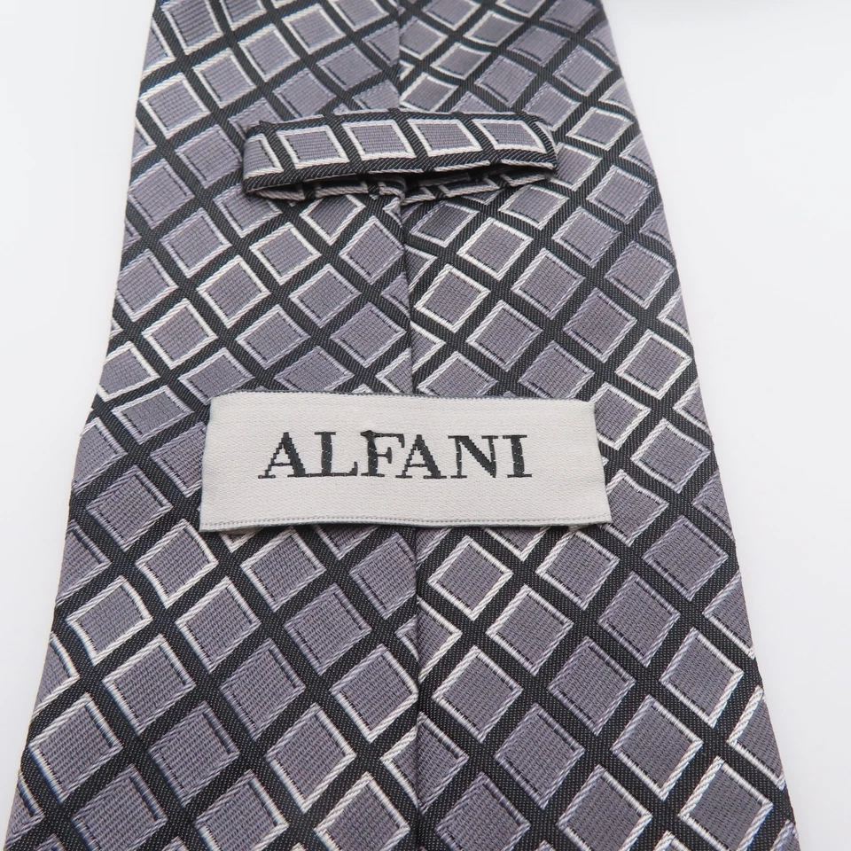 Corbata de cuello Alfani para hombre gris seda negra a cuadros 4" de ancho 57" de largo Foto 4 de 4