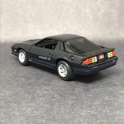 1989 89 Chevy Camaro Z28 IROC-Z Collectible 1:64 Scale Diecast
