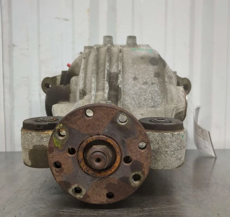 2007-2010 Ford Explorer Rear Differential Carrier Assembly 3.73 Ratio OEM - Image 2 of 4