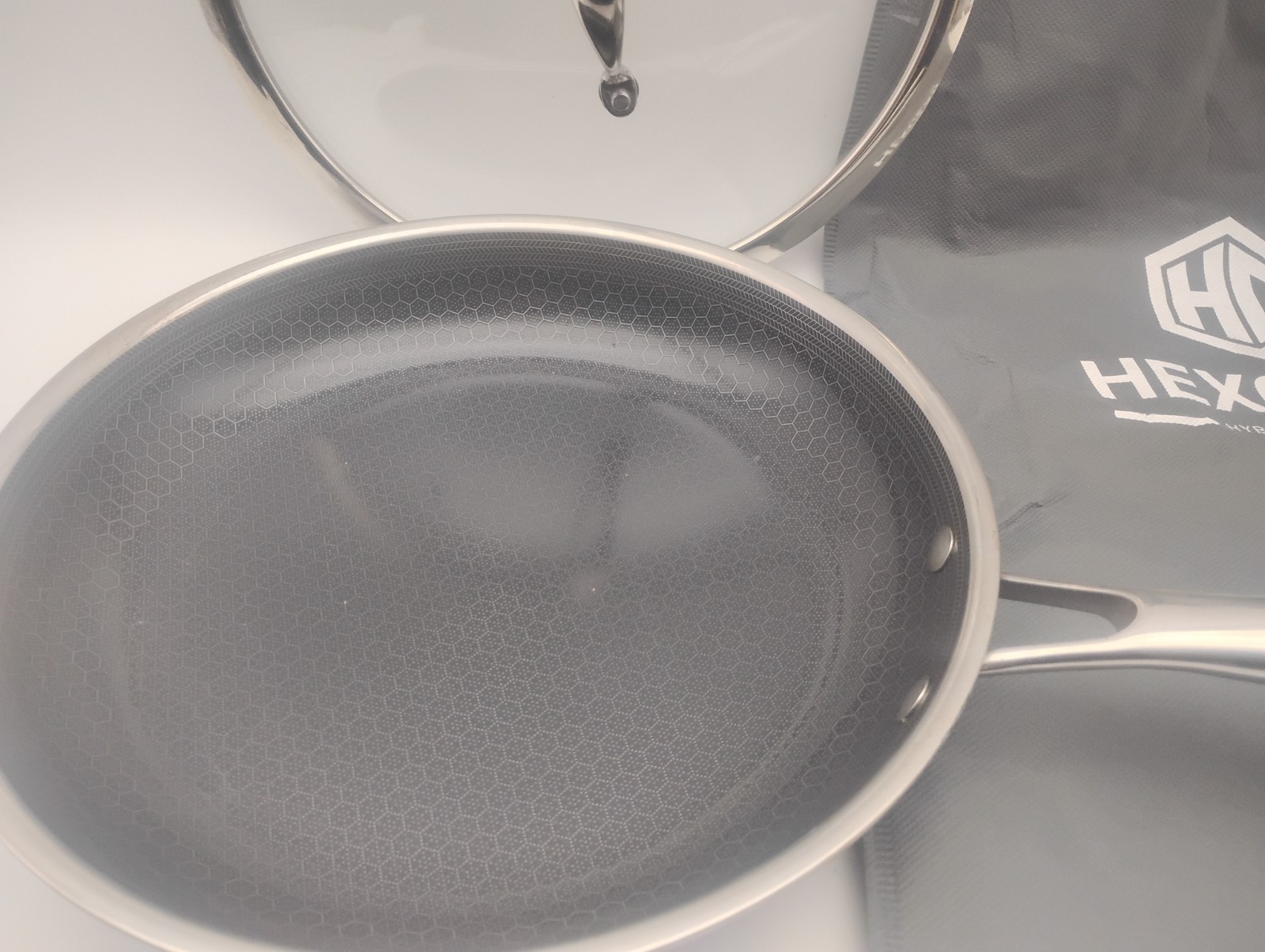 HEXCLAD 8" Hybrid Fry Pan Stainless Steel Non-Stick Frying Pan with Lid