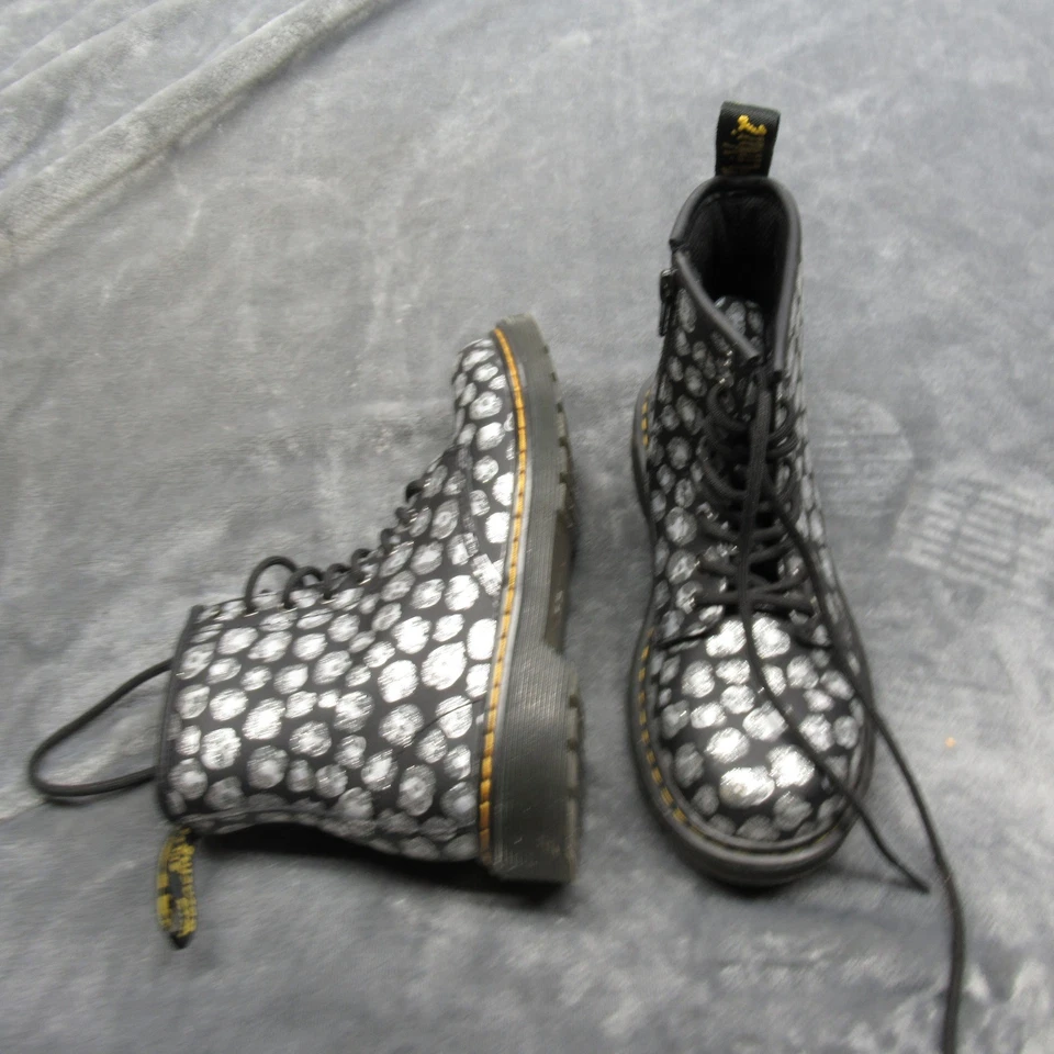 Botas Dr. Martens Juveniles 2 Plateadas Metálicas Estampado Leopardo Cuero Cremallera Lateral Con Cordones Foto 2 de 4