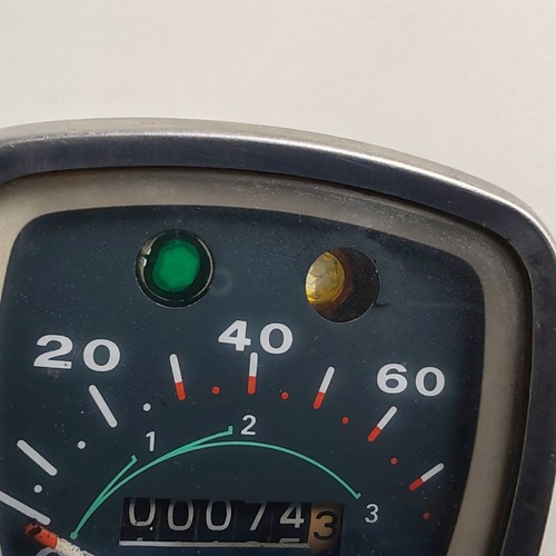 HONDA C50 SPEEDOMETER ASSY WITH 74 KMH THE - Picture 6 of 6