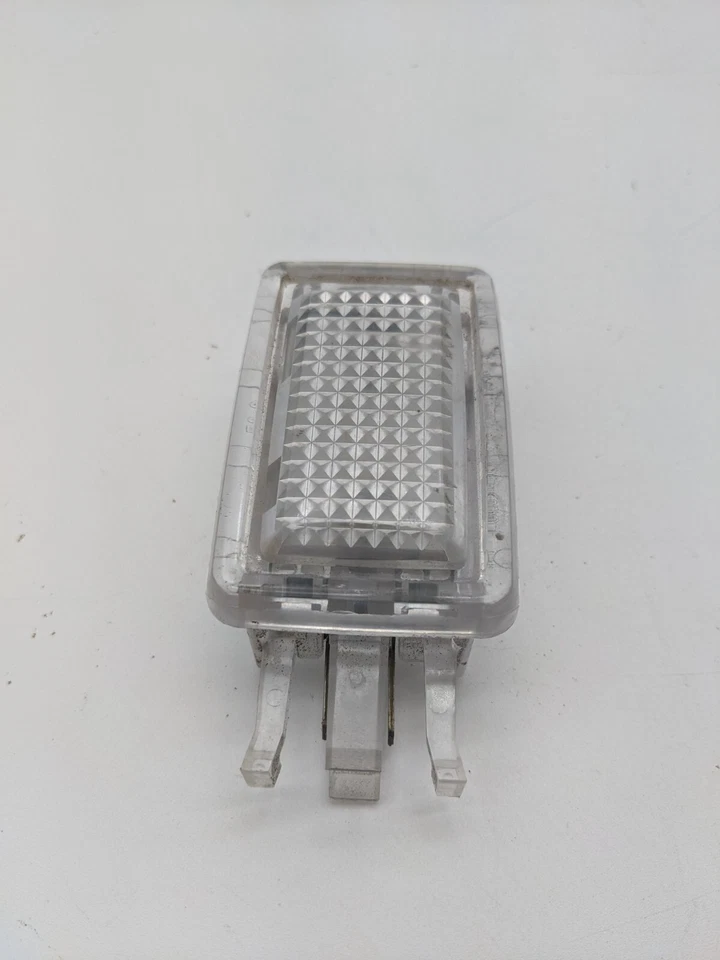 Задний правый фонарь в сборе для салона со стороны пассажира 99-03 Ford Windstar - Изображение 4 из 4