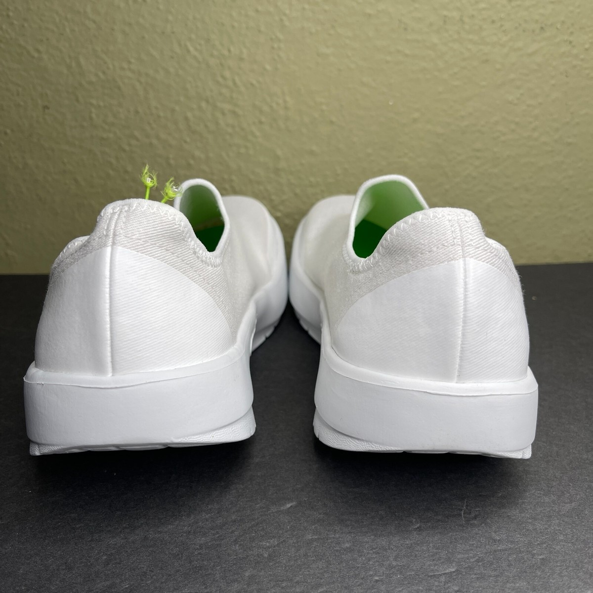 Oofos OOmg eeZee Low Mens Size 9.5 Slip-On Shoes Knit White Recovery Comfort Women main image 4