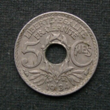 B5) France 5 Centimes 1934 France +++ HOLE COIN +++