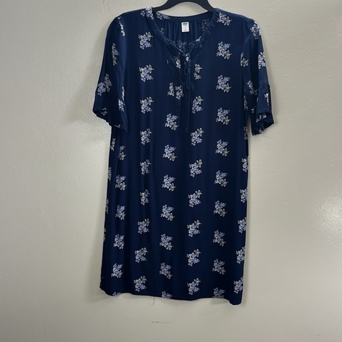 old navy white dress blue flowers Old navy floral dress