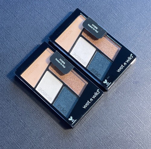 2x Wet n Wild Color Icon Eyeshadow Quads #343B Hooked On Vinyl - Picture 3 of 3