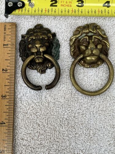 2 Vintage Antique Stamped Brass Bronze Lion Head Ring Drawer Pull REPLACEMENT - Afbeelding 1 van 9