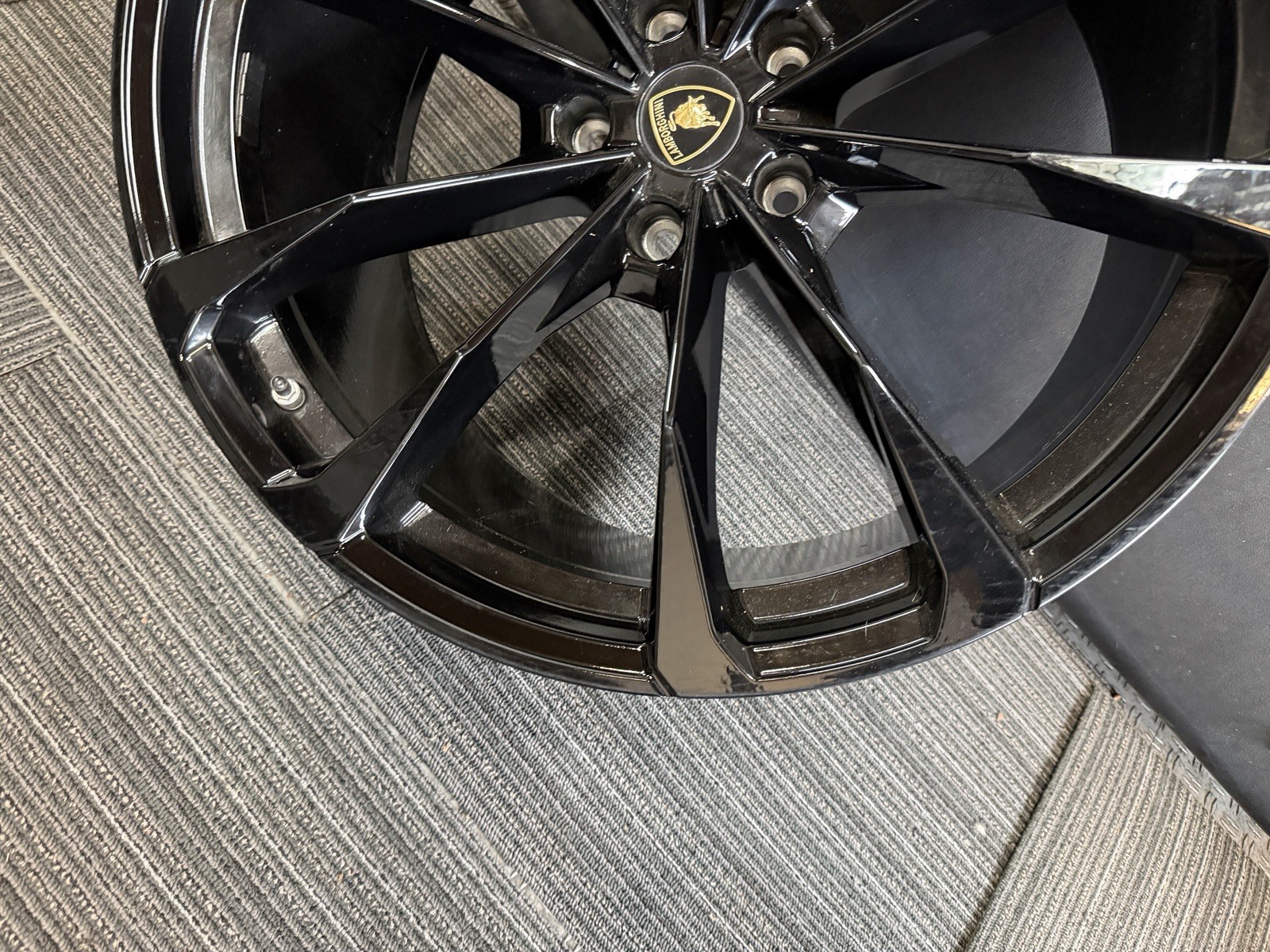 23" Lamborghini Urus 2021 2022 2023 Factory OEM Wheel REAR wheel