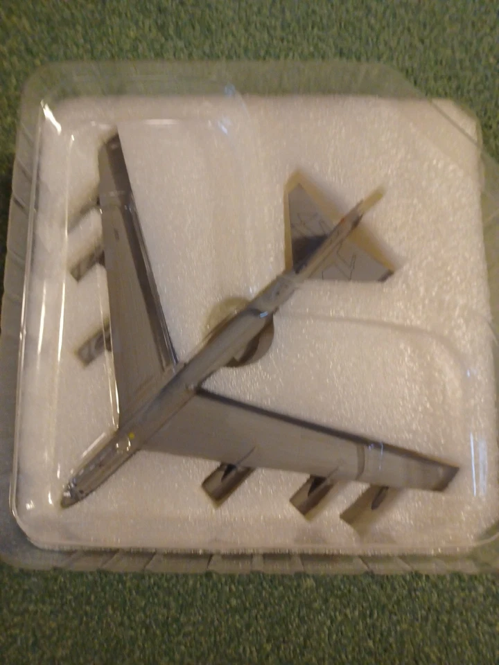 Herpa Diecast escala 1/200 B-52H STRATOFORTRESS, NUEVO nunca exhibido, guardado en caja Foto 4 de 4