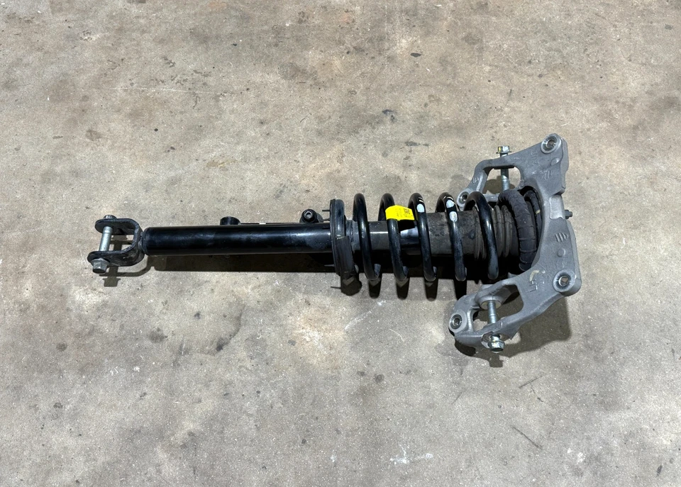 Amortiguador de puntal delantero izquierdo 15-20 Hyundai Genesis G80 sedán PO40 OEM Foto 3 de 4