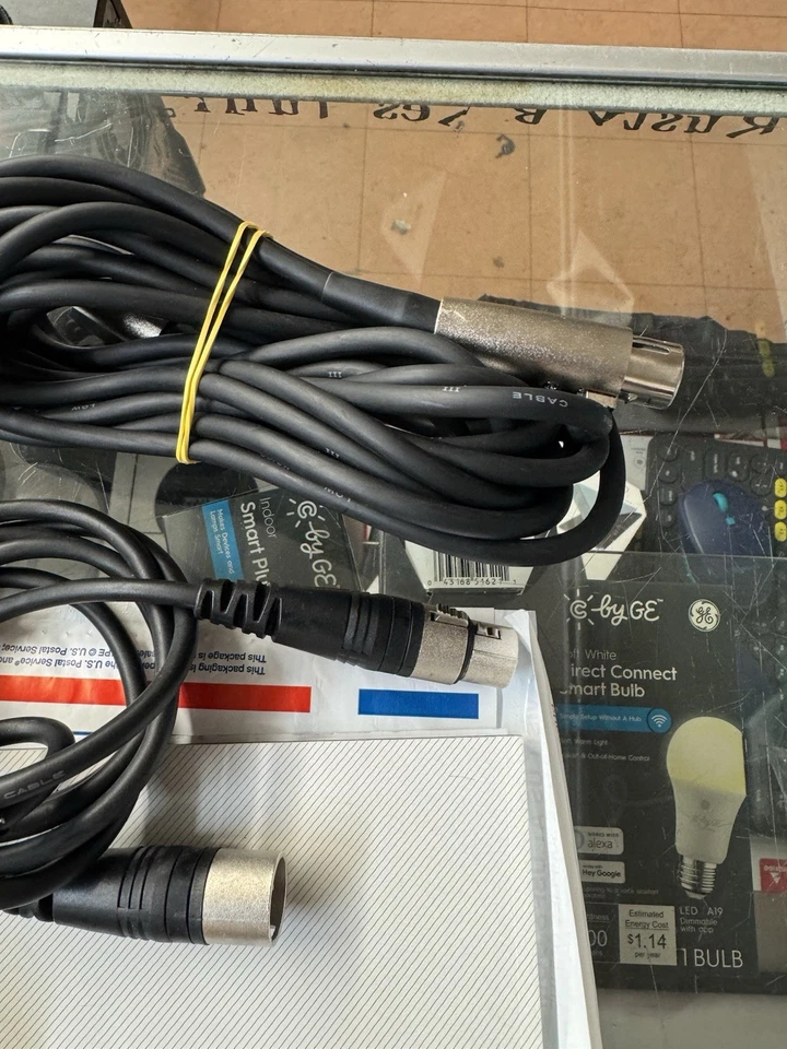 Shure Beta58A Wireless Handheld Mic w/ PGX4 Receiver – X8 Frequency (Pro Audio) - Image 3 of 4