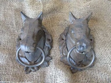 2 Large CAST IRON Horse Heads Head Ring Hitching Post Barn Holder Decor Bathroom
