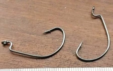 25ct 3/0 Worm Hooks EWG EXTRA WIDE GAP BLACK NICKEL OFF SET 2X STRONG