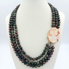 Elegante Collana a 3 Fili in Diaspro con Grande Cammeo su Conchiglia - Argento 