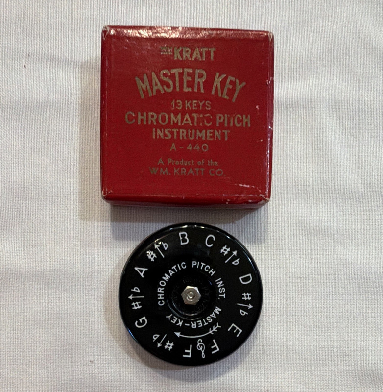 WM. Kratt Co. Master Key Chromatic Pitch Instrument A-440 13-Key w/ Case Vintage