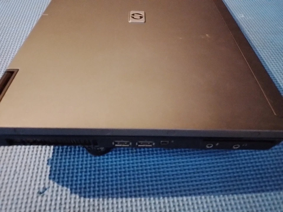 Ordinateur portable vintage HP Compaq 6910p, pour pièces ou à réparer - Photo 3/4