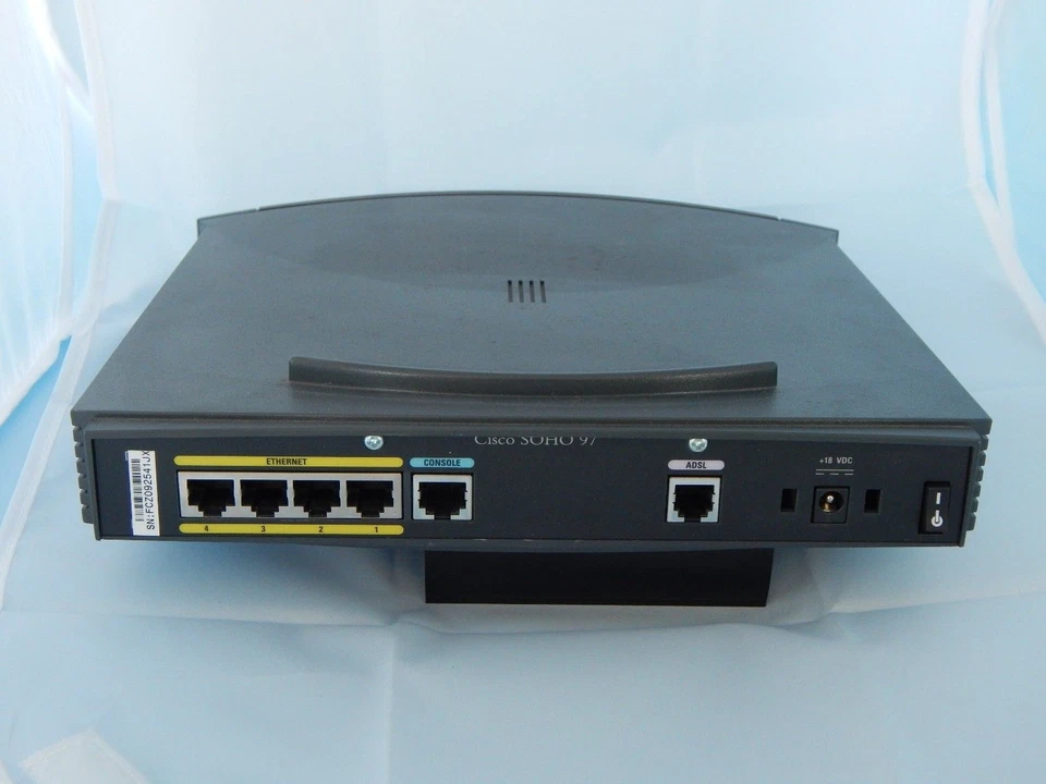 Cisco Model Series SOHO-A Network Router ADSL - Model 97 1097-02-1804 - Excl PSU - Bild 2 von 2