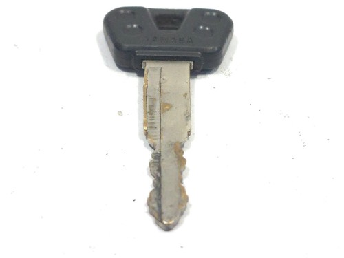 98 99 00 01 02 03 YAMAHA YZF R6 YZFR6 R1 YZFR1 OEM rear passenger seat lock #3 - Picture 4 of 6