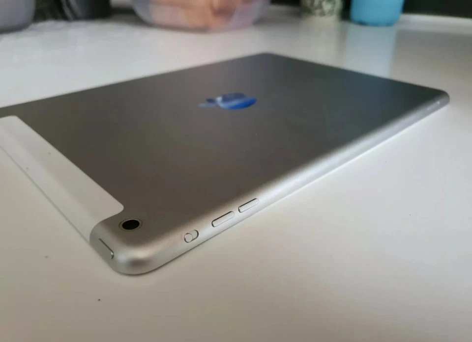 Apple iPad Air 9.7" 128GB Wifi+4G EE White A1674  - Image 3 of 4