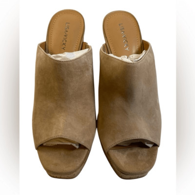 NIB Lisa Vicky Women's Joy V Camel Tan Kid Suede Mule Sandal Heel - Size 8.5