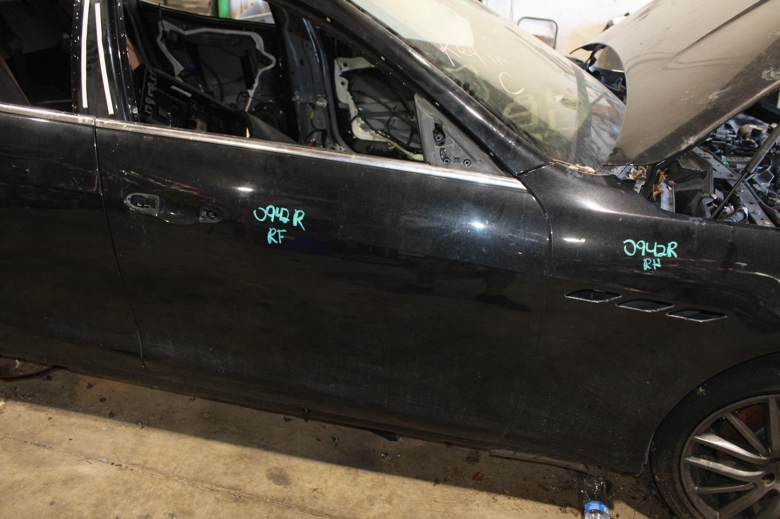 14-19 Ghibli Black Front Passenger Right RH Door Shell W/ Regulator OEM Factory
