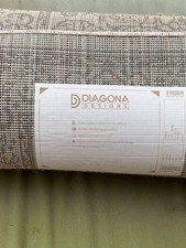 Ivory and grey 2.6 x 10 ft rug