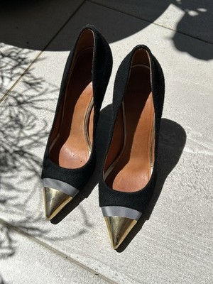 Women s Givenchy Black Felt Mesh Gold Metal Cap Pointed Toe Pumps Size 37/6