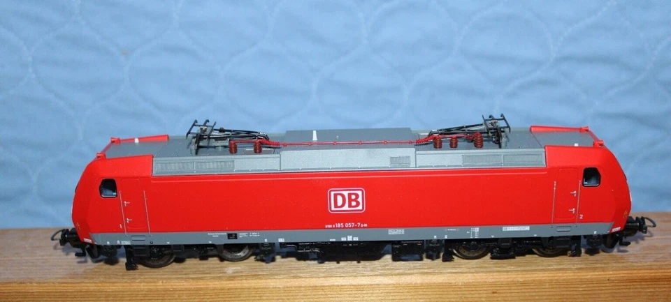 PIKO HO 57939 " Elektrolokomotive Br.185 057-7 der DB AG,Ep.VI, DSS " Neu