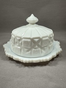 Vintage Westmoreland Milk Glass Cheese/Butter Dish "Old Quilt Design"