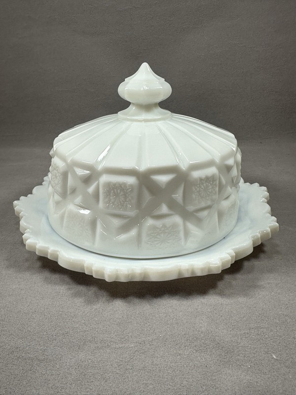 Vintage Westmoreland Milk Glass Cheese/Butter Dish "Old Quilt Design"