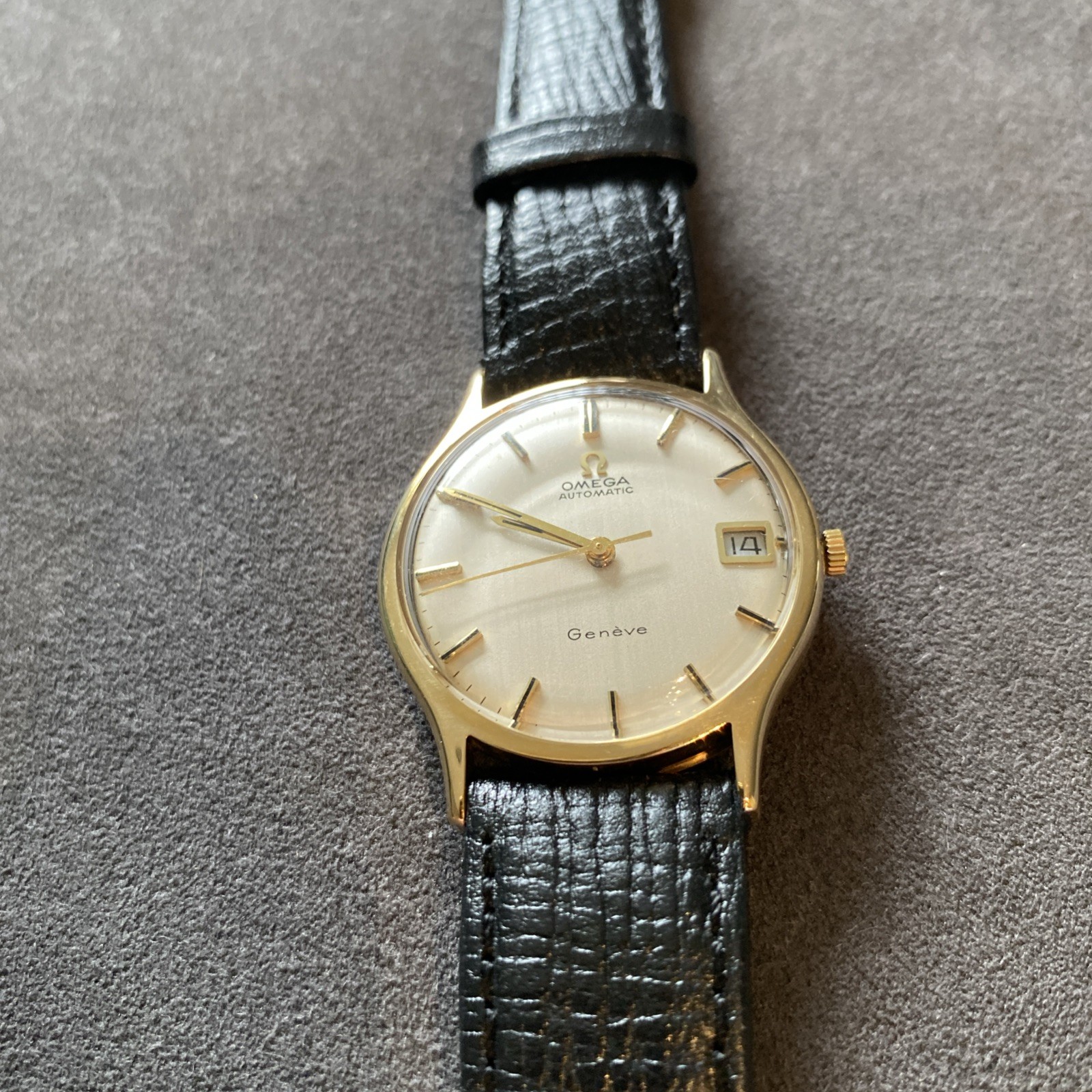 Omega Automatic 9ct SOLID GOLD - 1968 From Harrod… - image 1