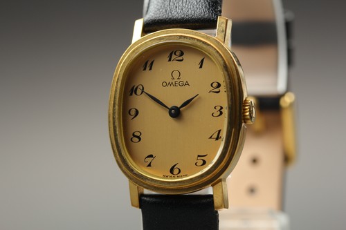 Vintage 1970s OMEGA De Ville