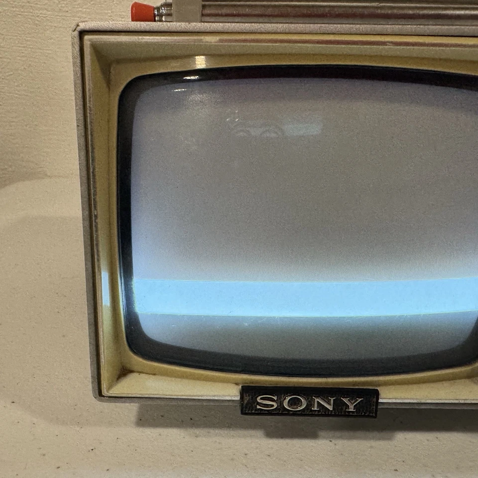 Vintage Sony 5-305UW Alll 5" Channel Transistor Broadcast Television Working - Image 2 of 4