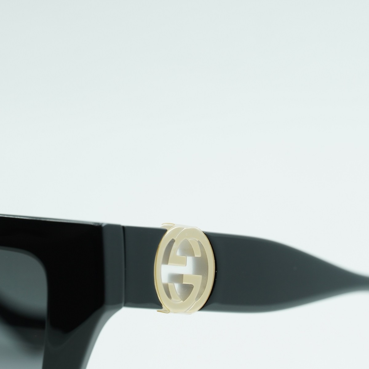 Gucci GG1023S 54-17-140 sunglasses. Brand new authentic. Eyewear.  Made in Italy GG1023S 005 shiny black - eye-oo.com main image 4