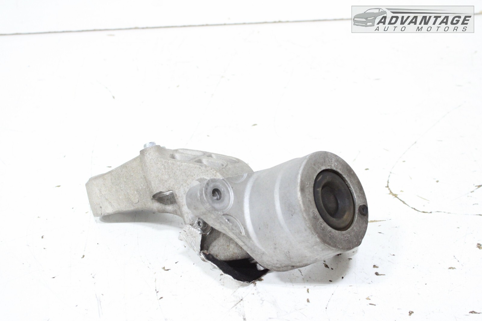 Maserati Ghibli 2014-2017 LEFT Engine mount