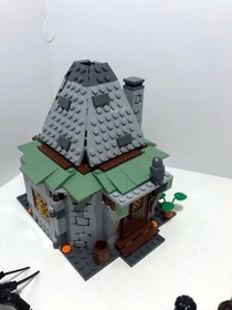 LEGO  Harry Potter: Hagrid's Hut (3rd edition) 4738 + Hogwarts 4867 (2011)