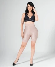 High-waisted and light compression shaping short / Levanta cola media pierna S