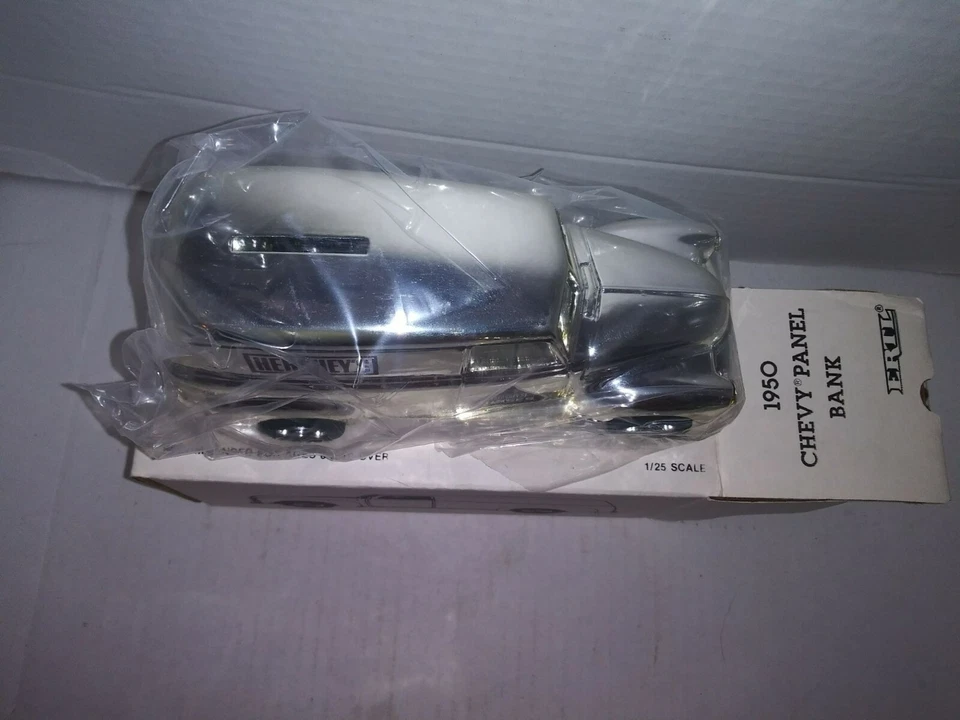 ERTL 1950 Panel Truck Bank Hershey's Kisses #2126 Foto 2 de 2