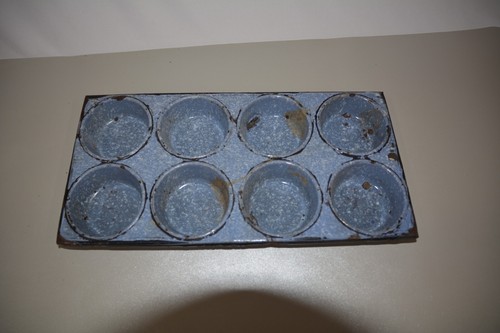 VINTAGE GRANITWARE MUFFIN PAN 8 CUP BLUE / WHITE - Picture 3 of 3
