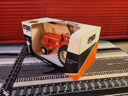 Allis Chalmers One Ninety 1/16 Diecast Replica Collectible by Scale Models - Picture 8 of 9