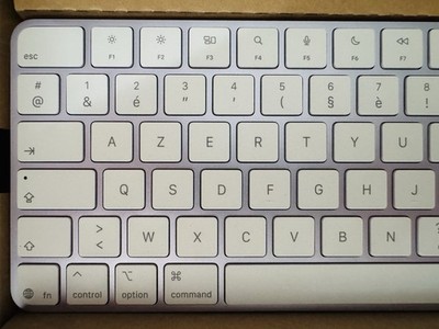 Teclado Apple Magic Keyboard con Touch ID y Numérico Purple AZERTY