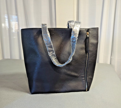 NEIMAN MARCUS BLACK FAUX LEATHER EXPANDABLE SIDE ZIP LRG TOTE  NWOT
