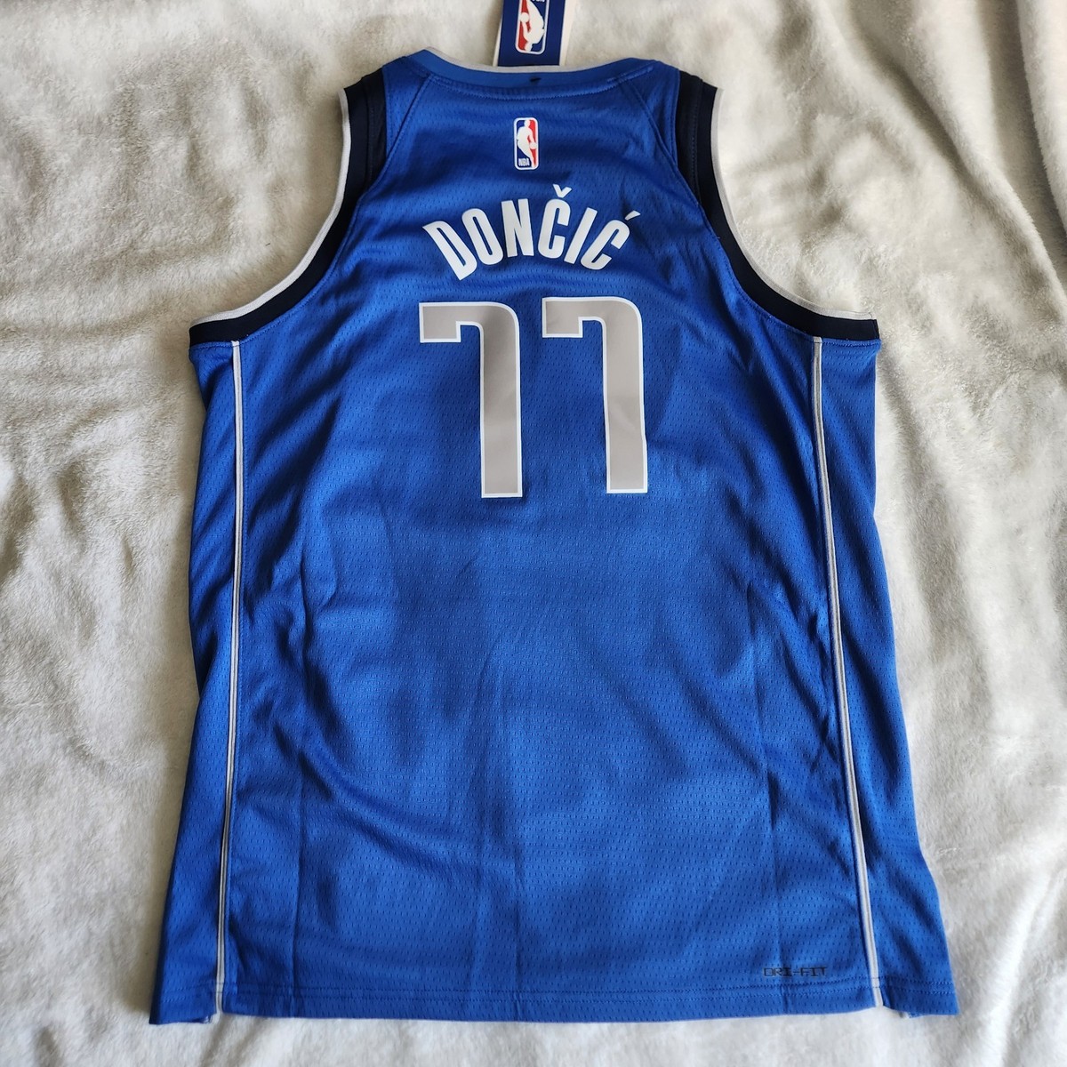 NWT Nike Dallas Mavericks Luka Doncic #77 Dri-FIT Swingman Icon